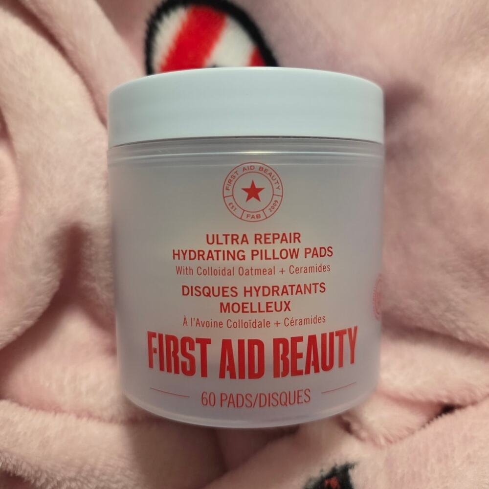 First Aid Beauty Ultra Repair Hydrating Pillow Pads - 60